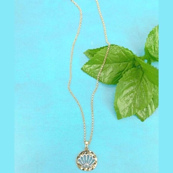 NO 3 Gold & Silver Tone Cutout Clamshell Necklace NWT - Picture 2 of 4